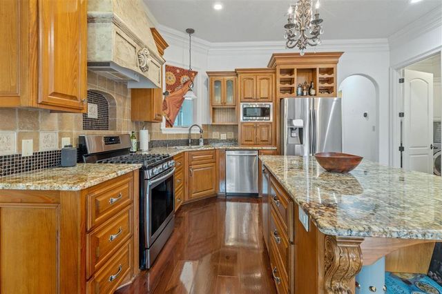 925 Carondelet Street, Lake Charles, LA 70605