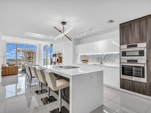 851 NE 1st Ave 3201, Miami, FL 33132