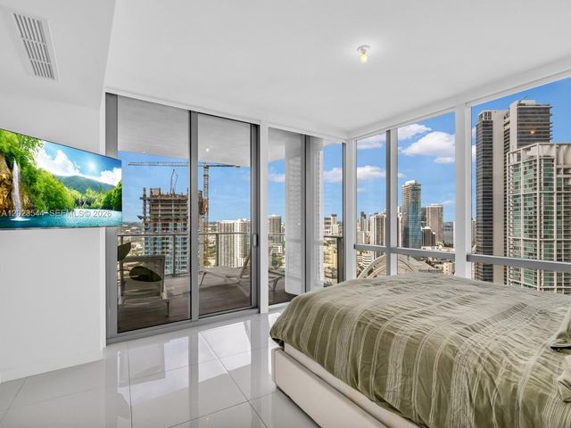851 NE 1st Ave 3201, Miami, FL 33132
