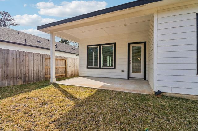 16707 Sterling Cliff Street, Conroe, TX 77302