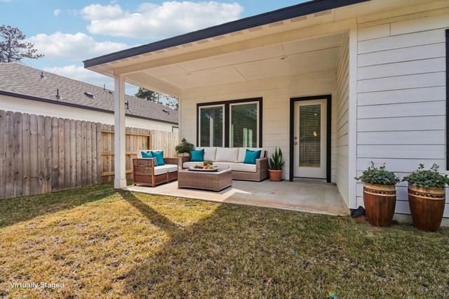 16707 Sterling Cliff Street, Conroe, TX 77302