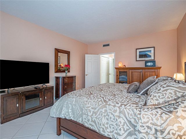 5670 Highway A1a Street 315S, Vero Beach, FL 32963