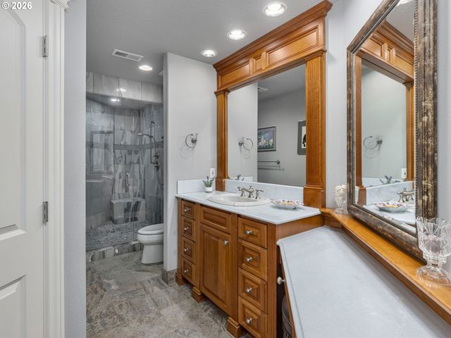 9718 Nw SKYVIEW Dr, Portland, OR 97231