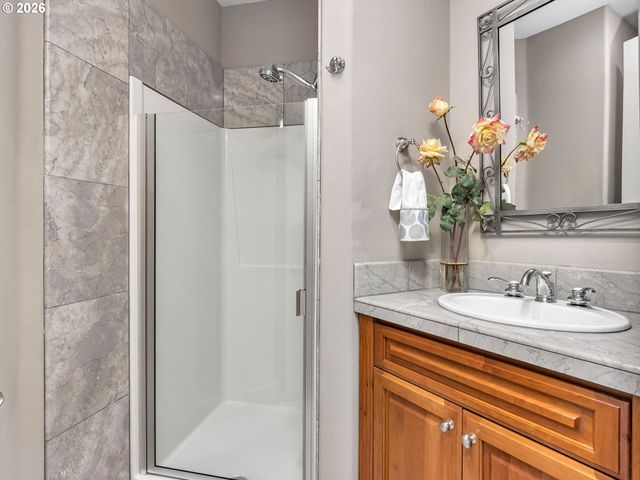 9718 Nw SKYVIEW Dr, Portland, OR 97231