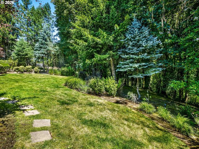9718 Nw SKYVIEW Dr, Portland, OR 97231