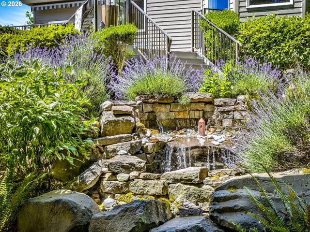 9718 Nw SKYVIEW Dr, Portland, OR 97231