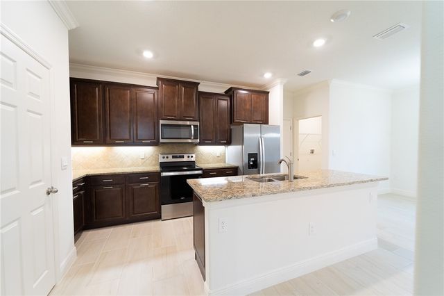 2882 Saint Barts Square, Vero Beach, FL 32967