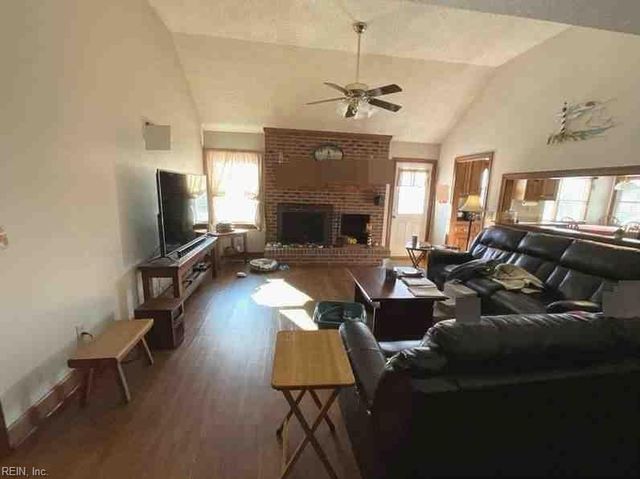 674 Tulls Creek RD, Moyock, NC 27958