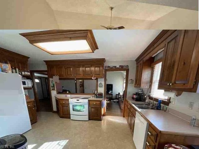 674 Tulls Creek RD, Moyock, NC 27958