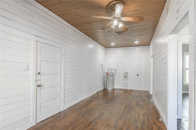 703 Avenue J, Huntsville, TX 77320