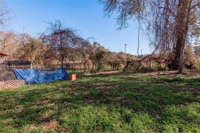 703 Avenue J, Huntsville, TX 77320