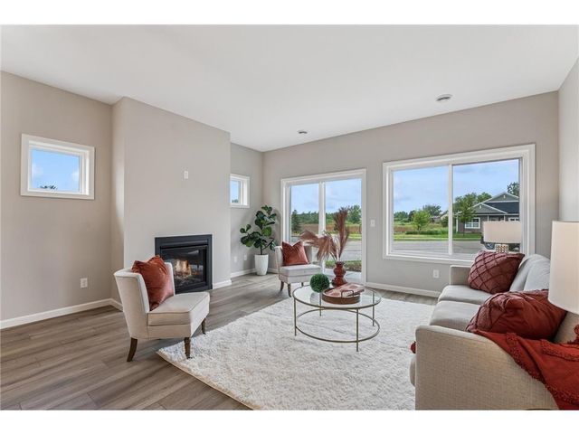 4905 Evergreen Drive N, Hugo, MN 55038