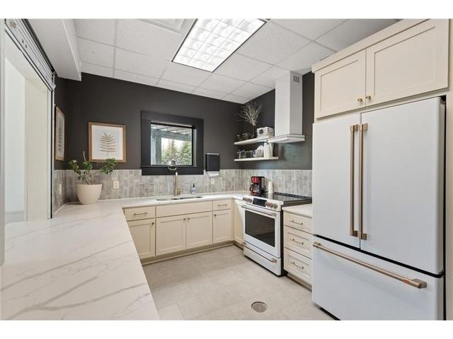 4905 Evergreen Drive N, Hugo, MN 55038
