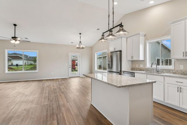 4905 Evergreen Drive N, Hugo, MN 55038