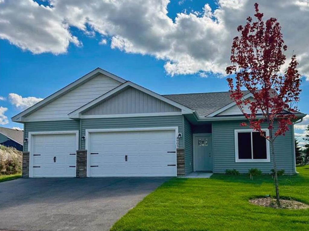 4905 Evergreen Drive N, Hugo, MN 55038