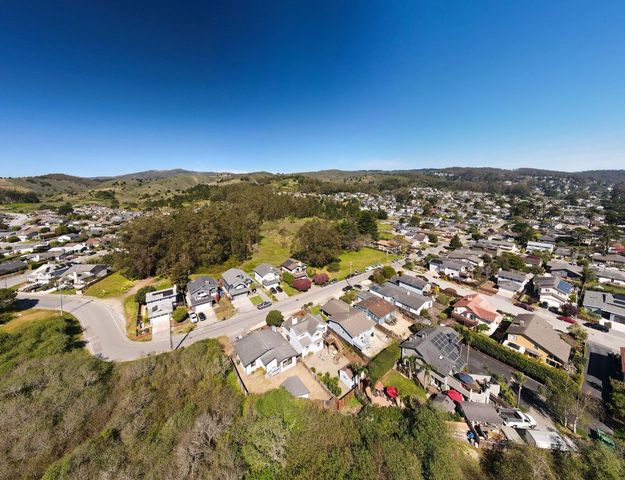 839 Sonora Avenue, El Granada, CA 94018