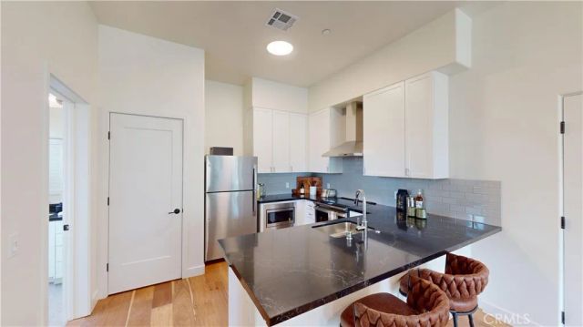 1878 E Walnut Street 203, Pasadena, CA 91107