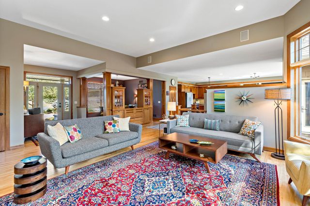 9576 51st Street N, Lake Elmo, MN 55042