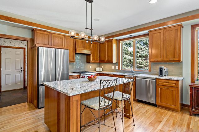 9576 51st Street N, Lake Elmo, MN 55042