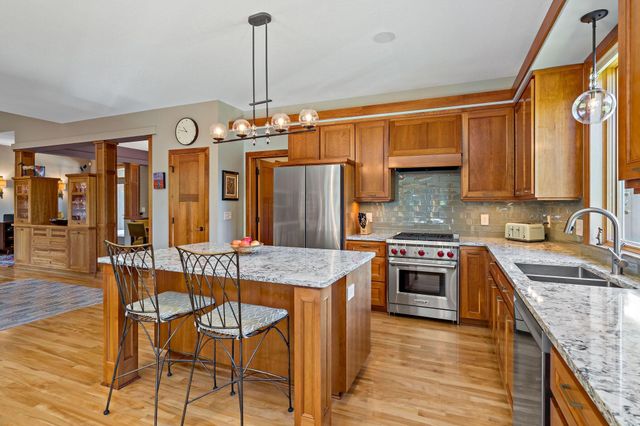 9576 51st Street N, Lake Elmo, MN 55042