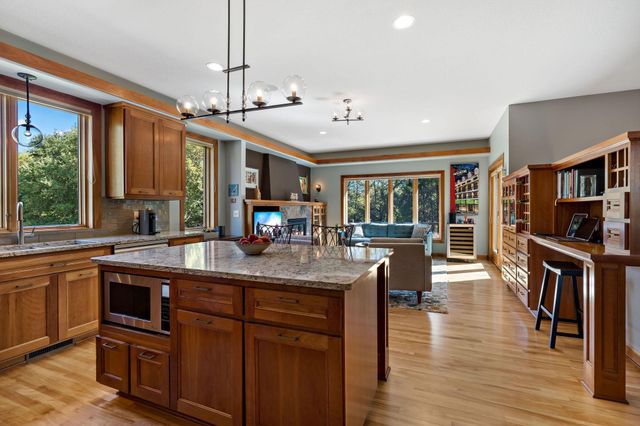 9576 51st Street N, Lake Elmo, MN 55042