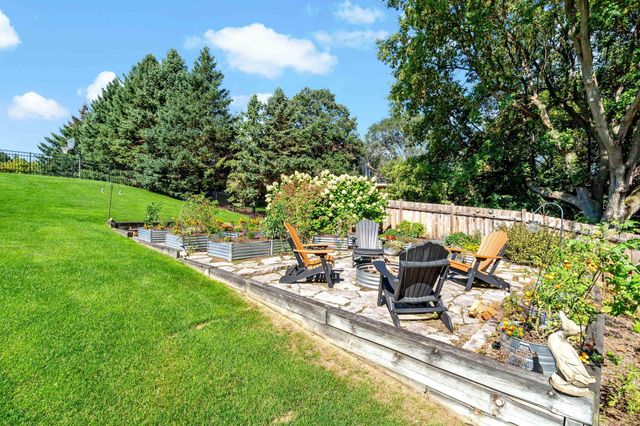 9576 51st Street N, Lake Elmo, MN 55042