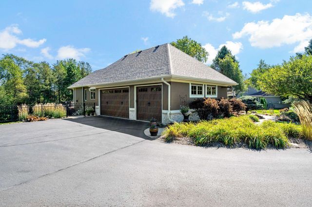 9576 51st Street N, Lake Elmo, MN 55042