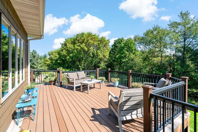 9576 51st Street N, Lake Elmo, MN 55042