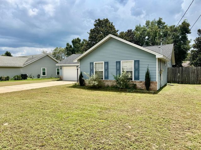 9 Holly Road, Crestview, FL 32539