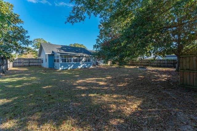 9 Holly Road, Crestview, FL 32539