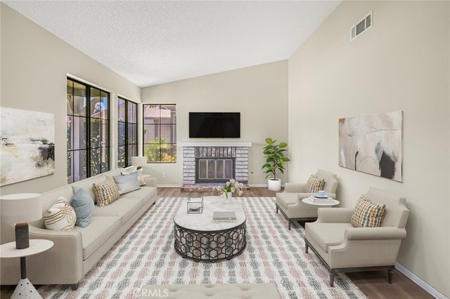 29524 Cambridge, Castaic, CA 91384