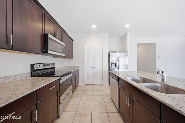 43721 W ACACIA Avenue, Maricopa, AZ 85138