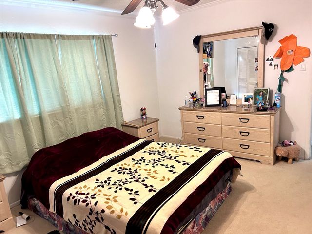 726 N Cummings Drive, Alvarado, TX 76009