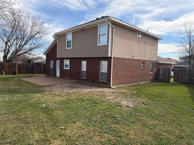 1104 Union Drive, Saginaw, TX 76131