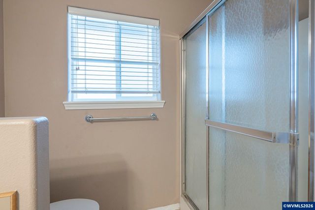 955 Margaret St E, Monmouth, OR 97361