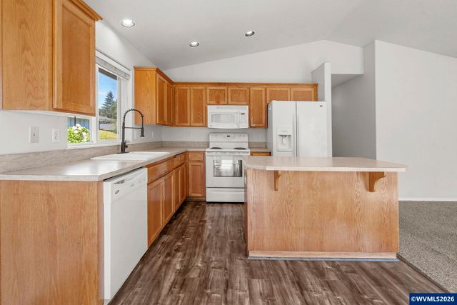955 Margaret St E, Monmouth, OR 97361