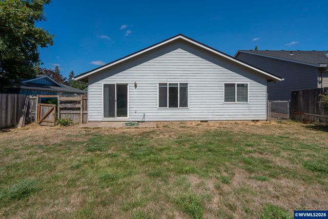 955 Margaret St E, Monmouth, OR 97361