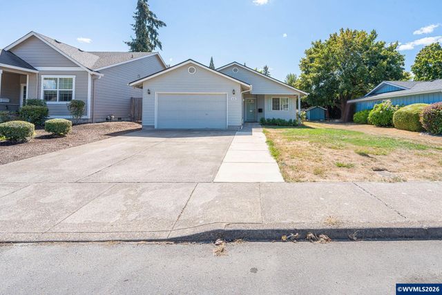 955 Margaret St E, Monmouth, OR 97361