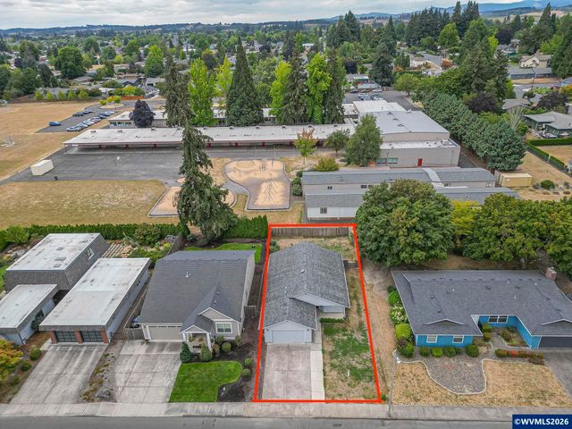 955 Margaret St E, Monmouth, OR 97361