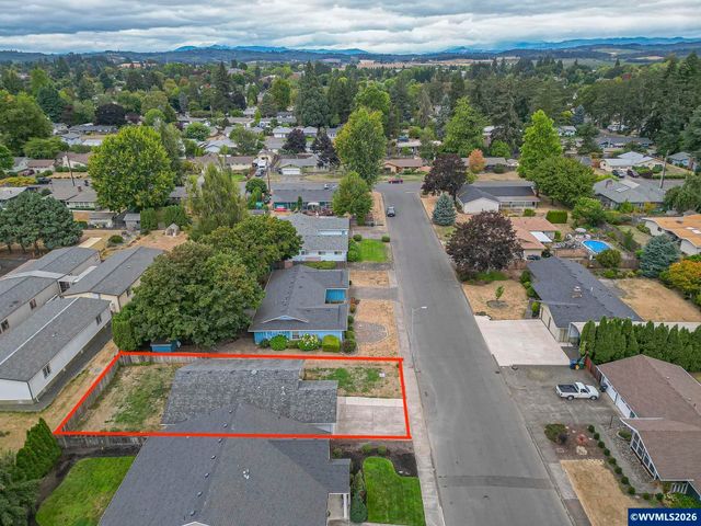 955 Margaret St E, Monmouth, OR 97361