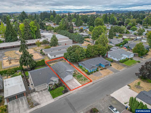 955 Margaret St E, Monmouth, OR 97361