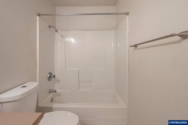 955 Margaret St E, Monmouth, OR 97361