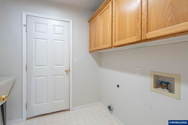 955 Margaret St E, Monmouth, OR 97361