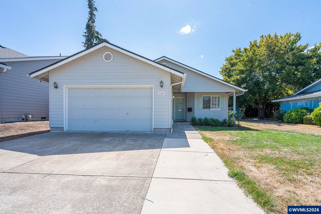 955 Margaret St E, Monmouth, OR 97361