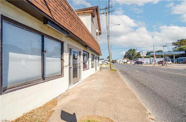 1300 Bainbridge BLVD, Chesapeake, VA 23324