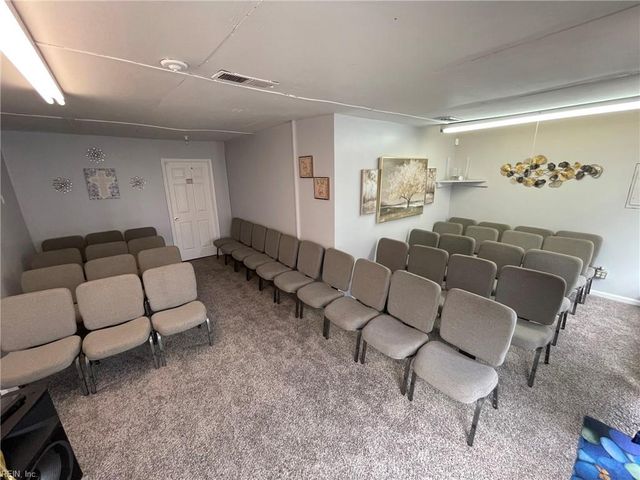 1300 Bainbridge BLVD, Chesapeake, VA 23324