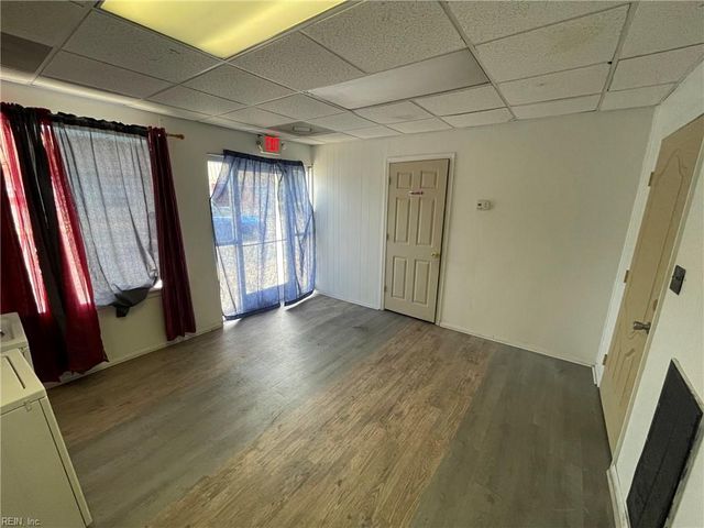 1300 Bainbridge BLVD, Chesapeake, VA 23324