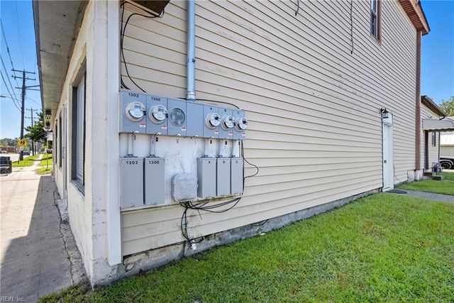 1300 Bainbridge BLVD, Chesapeake, VA 23324