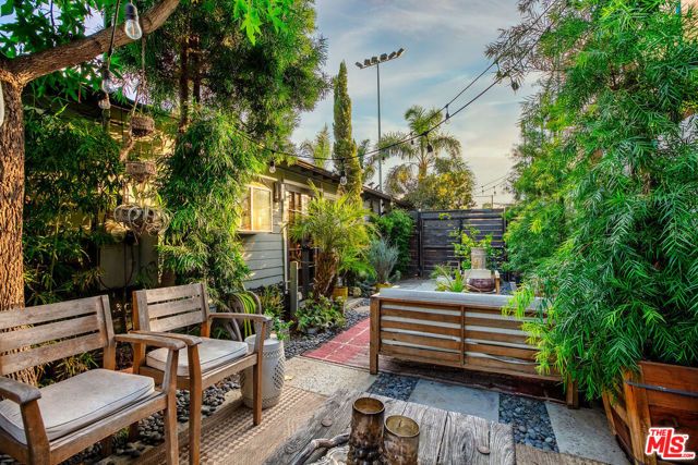 1016 Oakwood Avenue, Venice (los Angeles), CA 90291