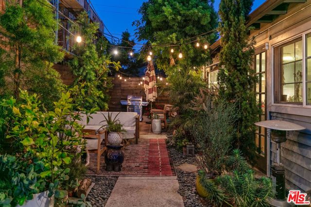 1016 Oakwood Avenue, Venice (los Angeles), CA 90291